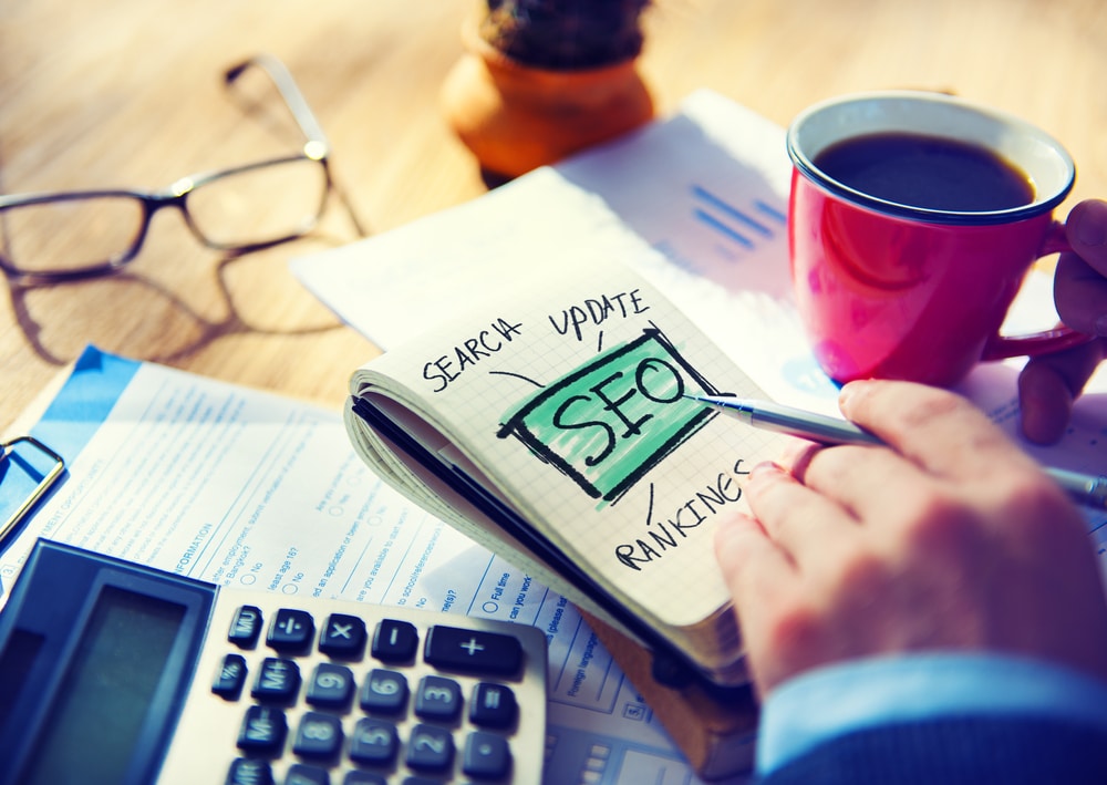 taking notes on updating SEO trends to improve search rankings